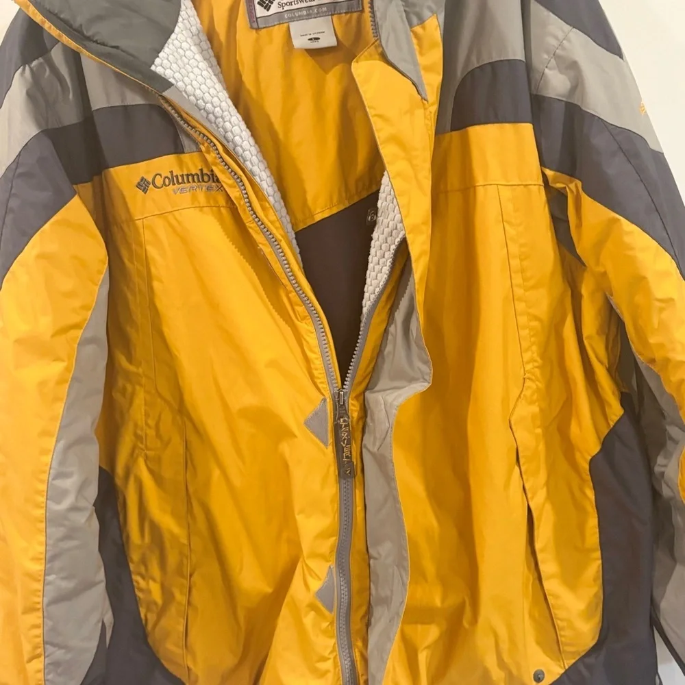Columbia Vertex Yellow and Gray Outdoor Jacket